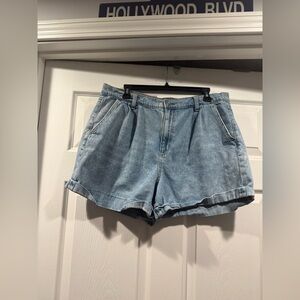 American Eagle Outfitters Denim Mom Blue Jean Shorts. Size 16